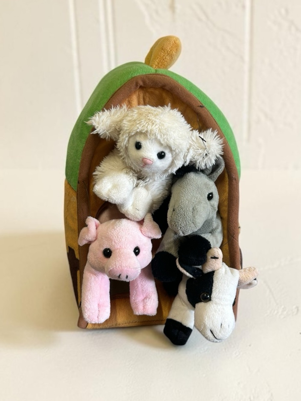 Unipak Plush Farm House Set with 4 Stuffed Animals - Barn Carry Case